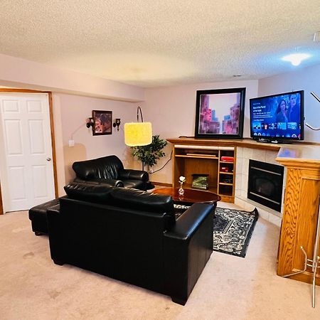 A Classic Homely Basement Suite! Chestermere Екстер'єр фото