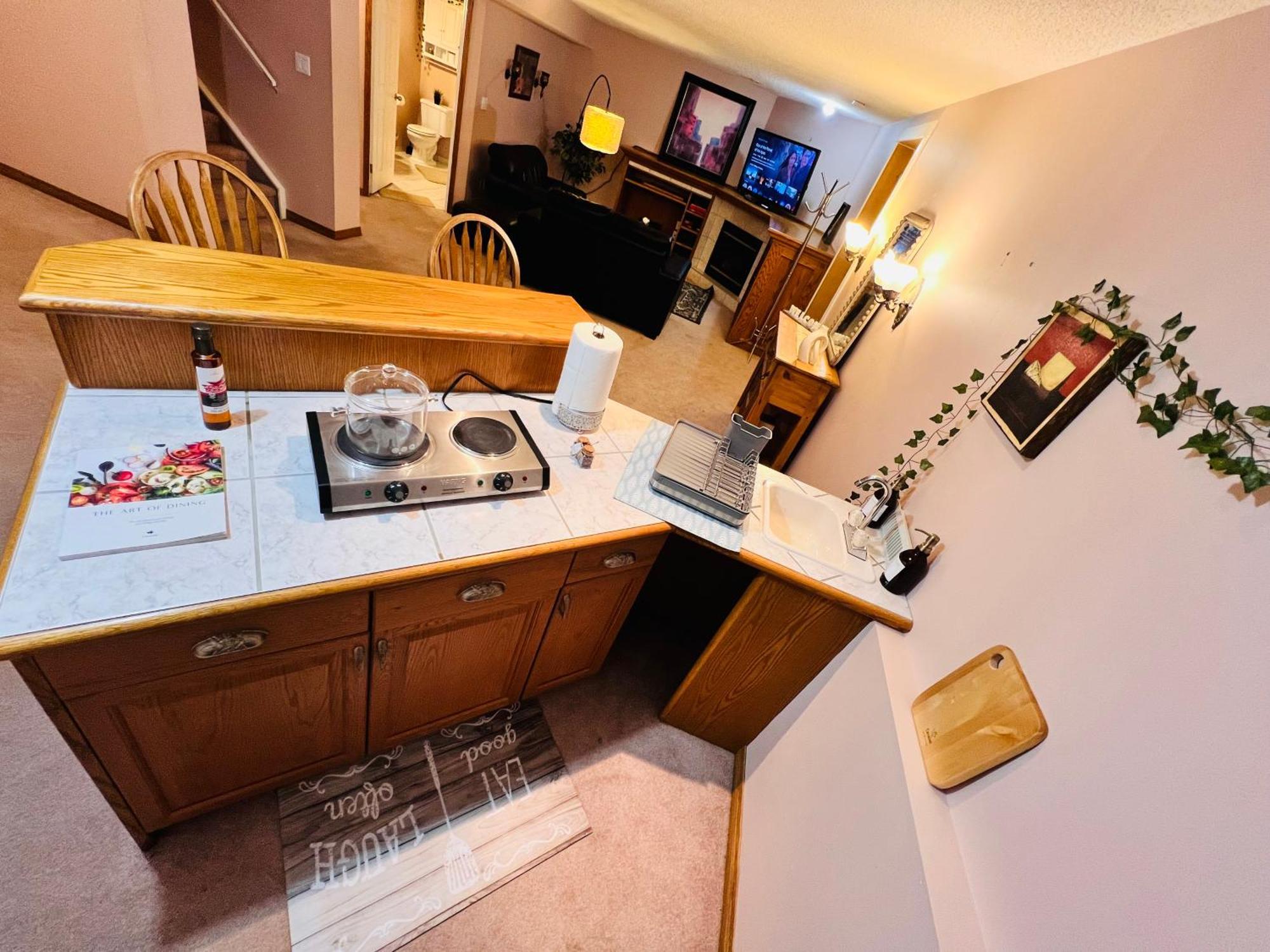 A Classic Homely Basement Suite! Chestermere Екстер'єр фото