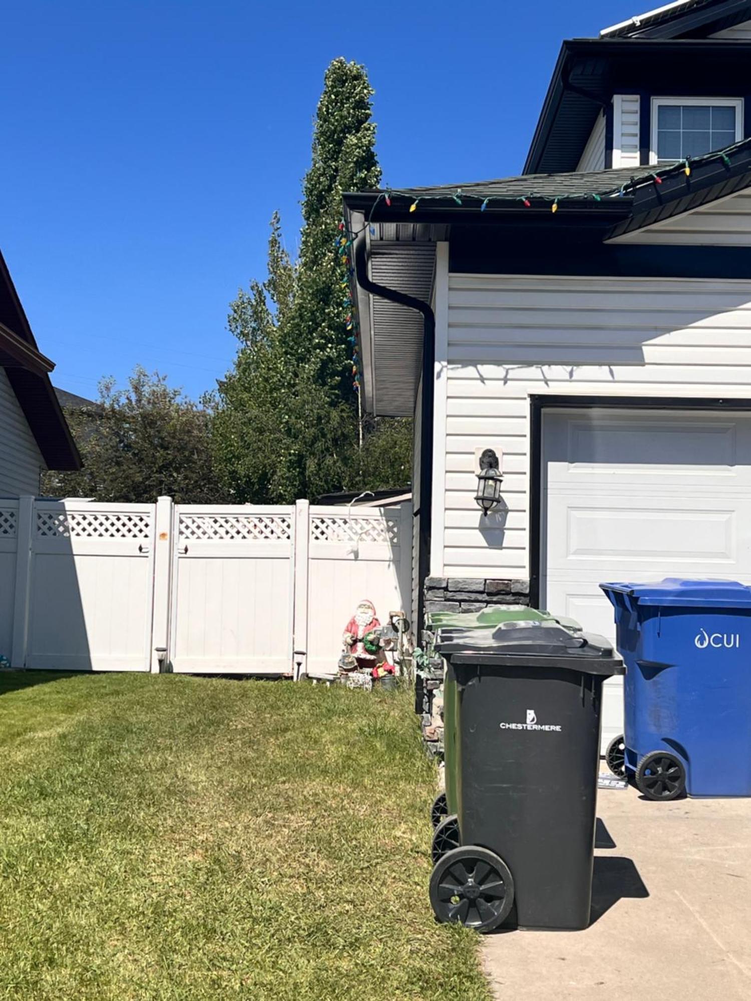 A Classic Homely Basement Suite! Chestermere Екстер'єр фото